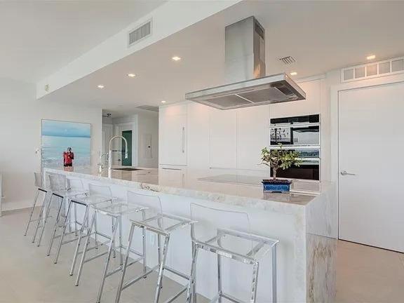 Spacious Corner With Stunning Bay Views Apartment Miami