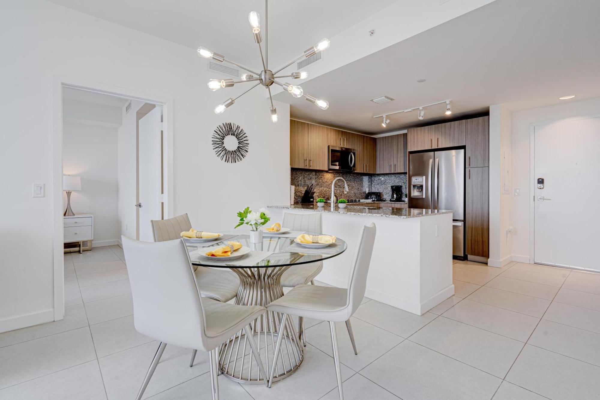 805mm Downtown Doral 2 Bedrooms & 2 Bathrooms Apartment *
