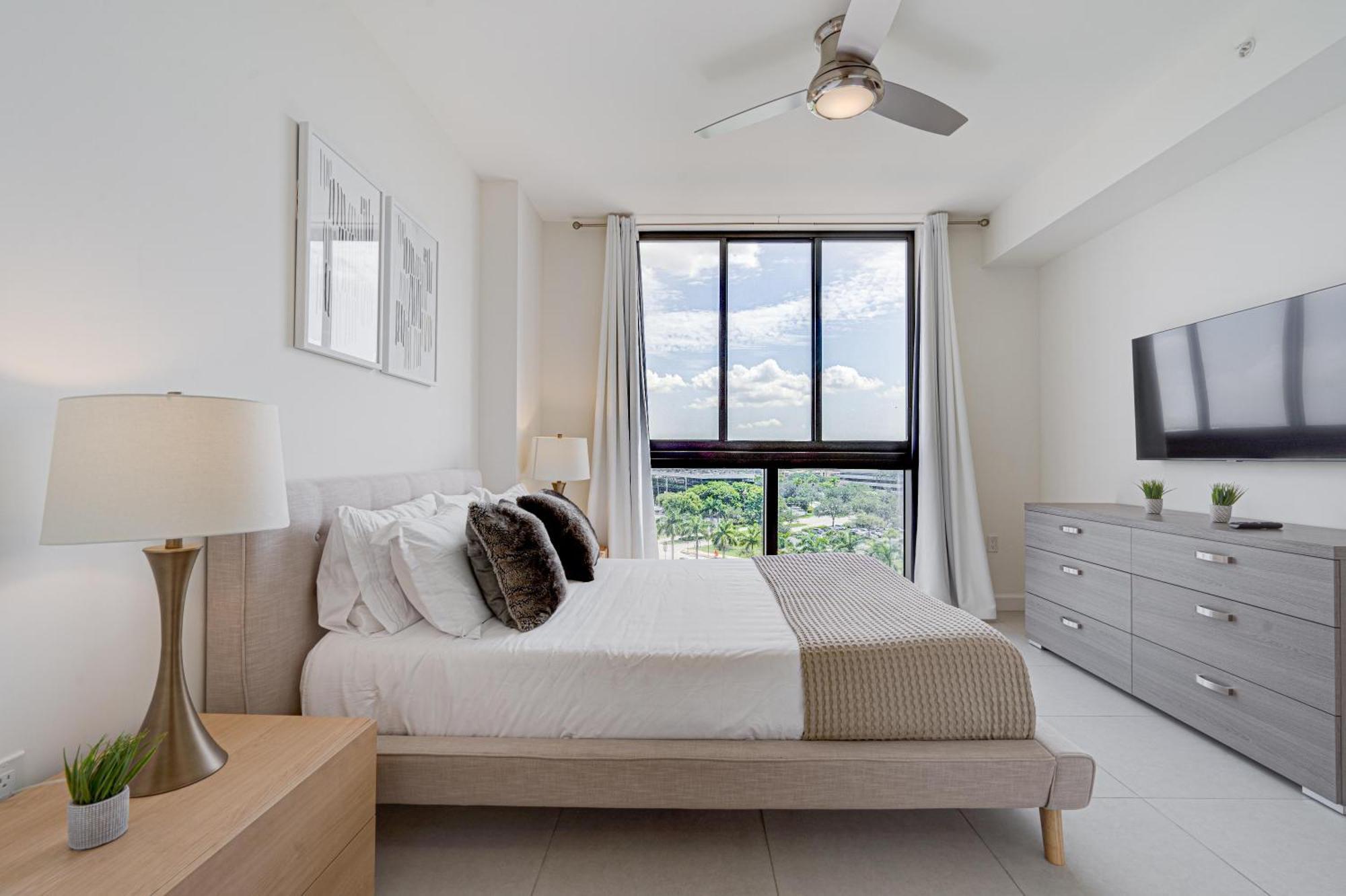 805mm Downtown Doral 2 Bedrooms & 2 Bathrooms