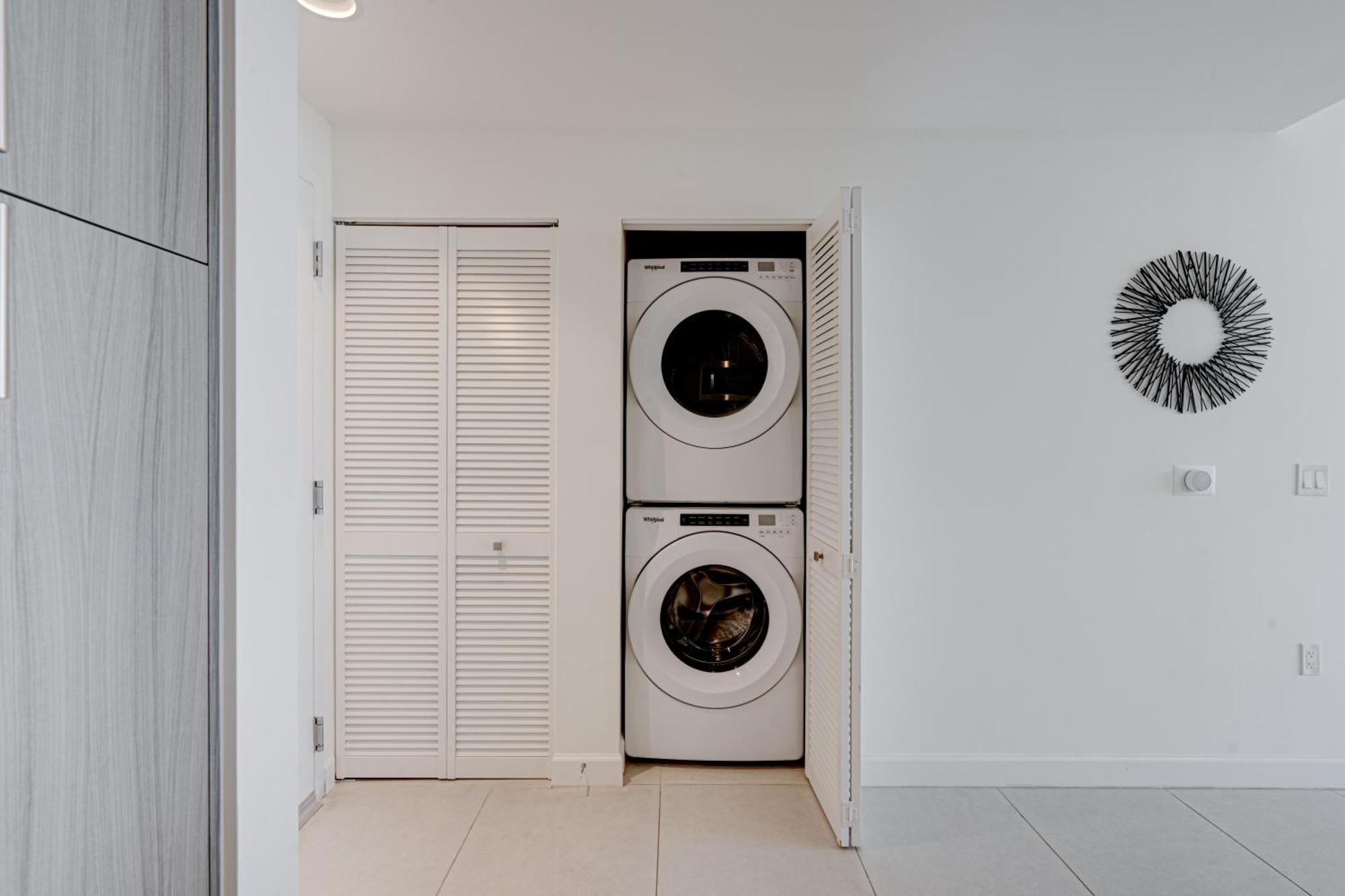 805mm Downtown Doral 2 Bedrooms & 2 Bathrooms *