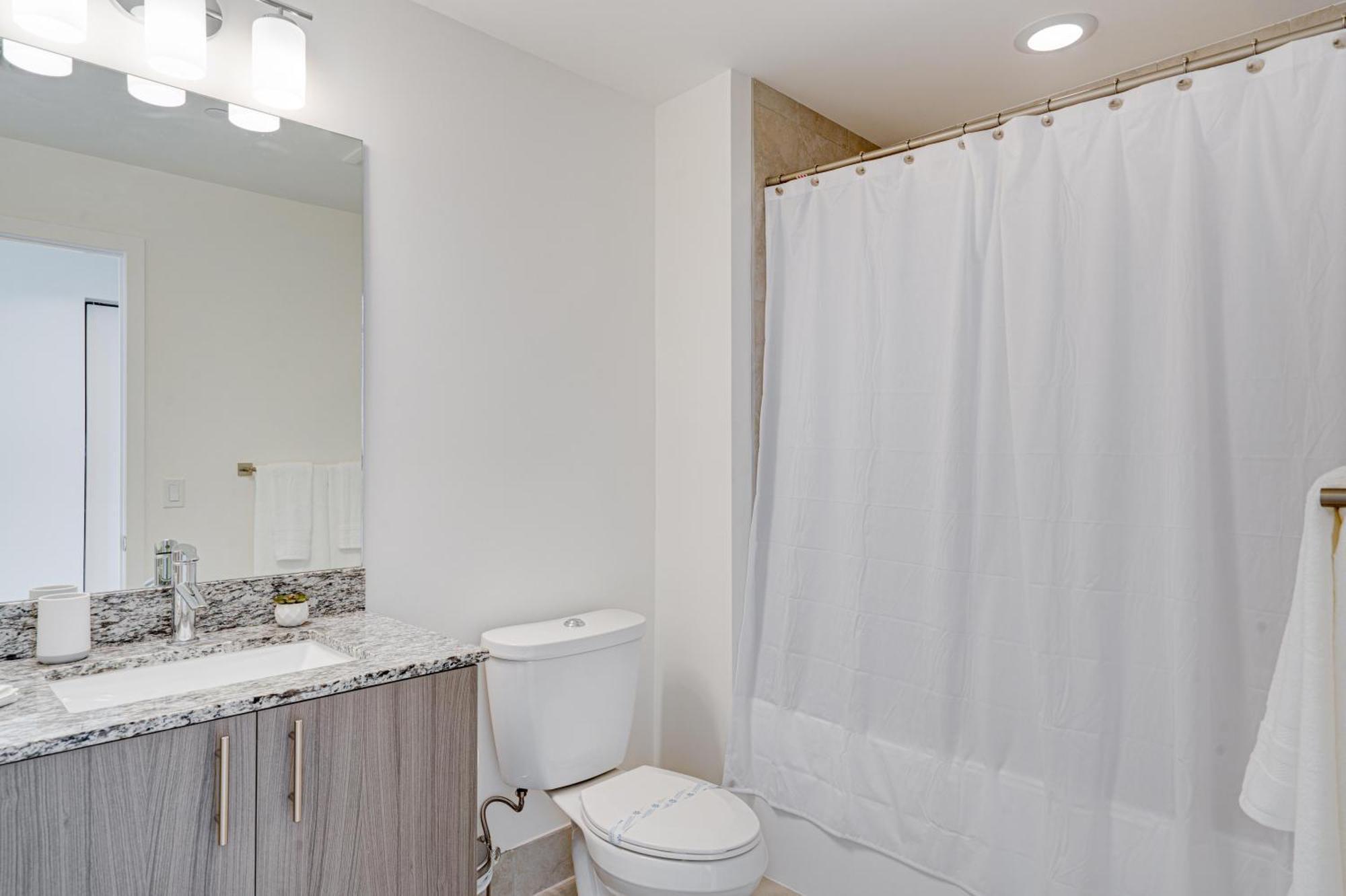 Apartment 805mm Downtown Doral 2 Bedrooms & 2 Bathrooms Miami