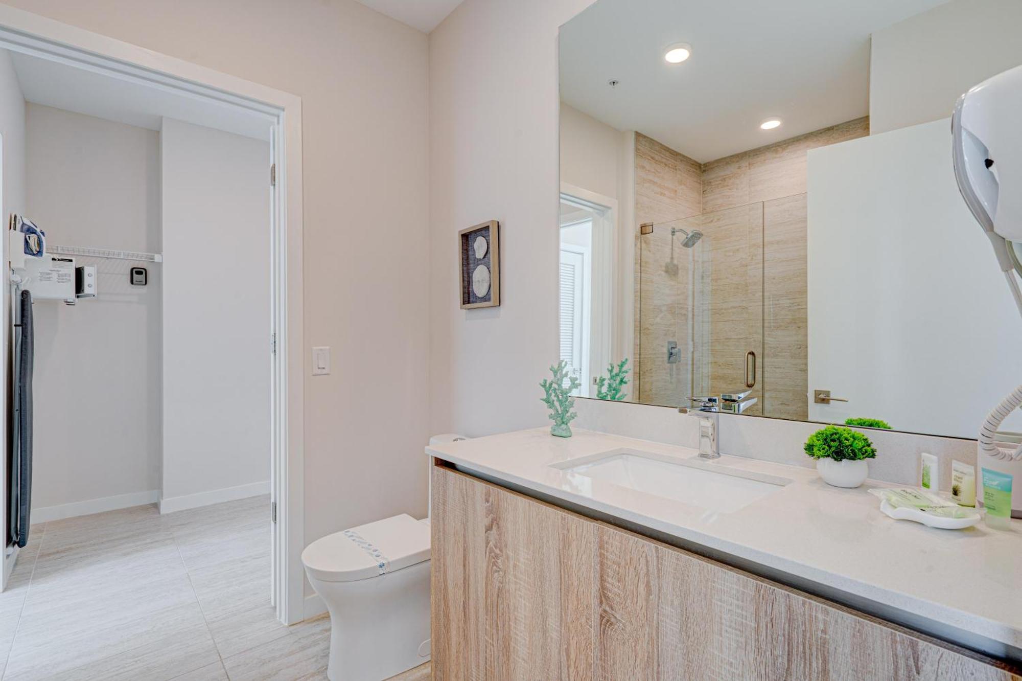 3900-504mq Design District, 1 Bedroom & 1 Bathroom Apartment Miami