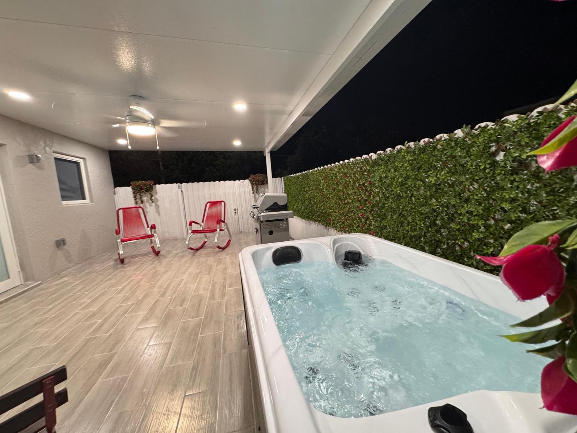 Apartment Stylish With Jacuzzi Miami