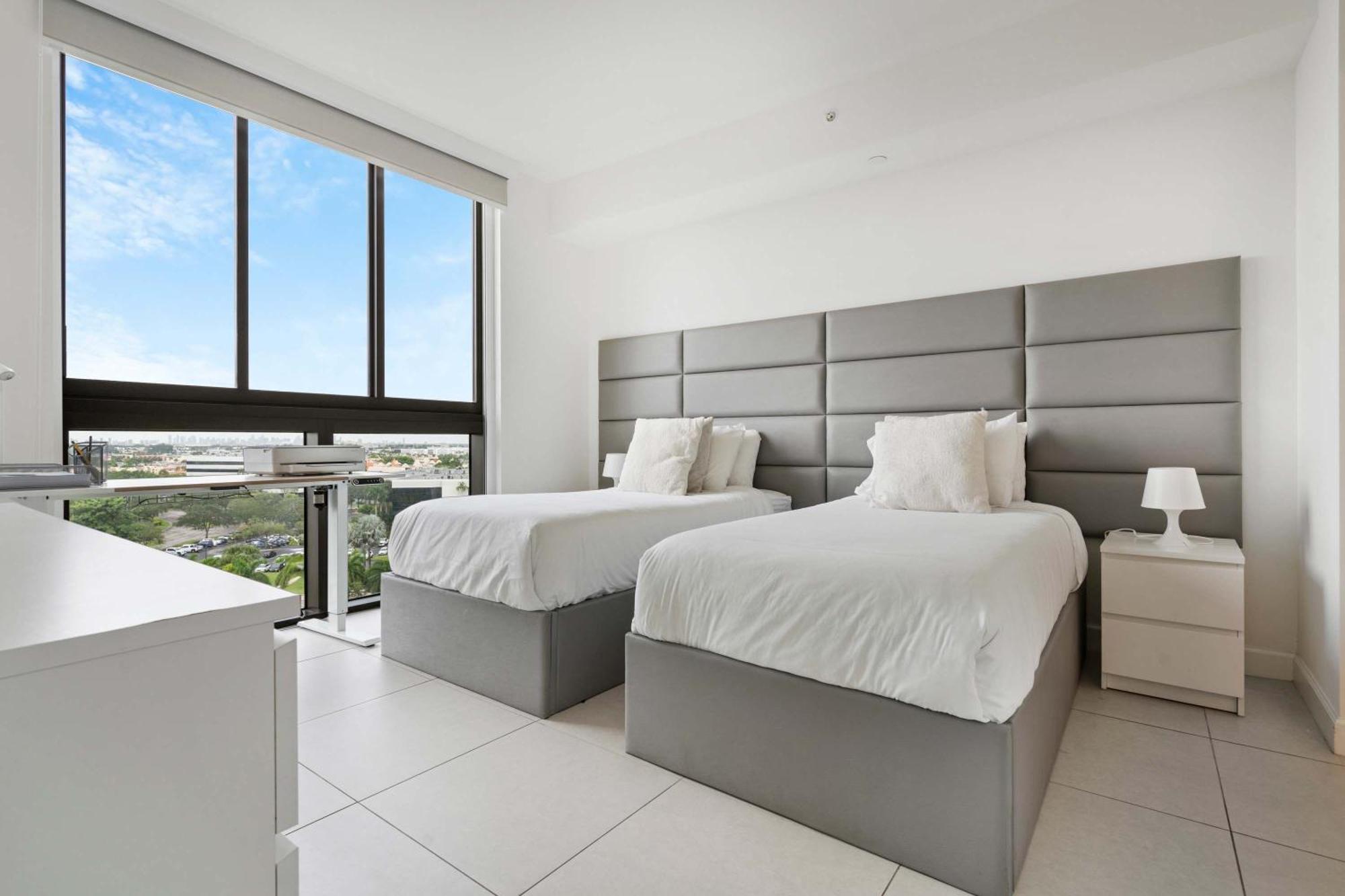 La Central - Cityplace Doral And Across From Park