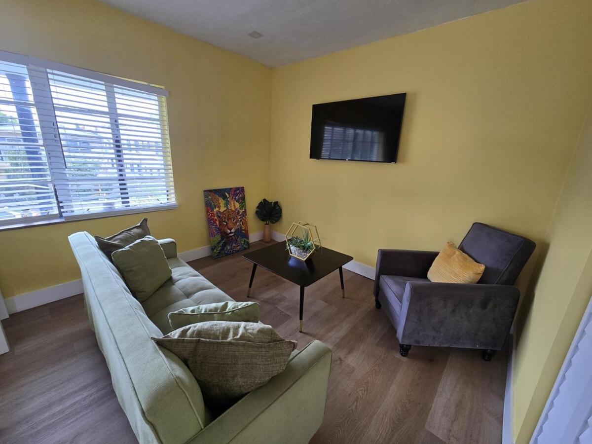 Apartment Vibrant Cuban-style Cozy For 6 Guests! Miami