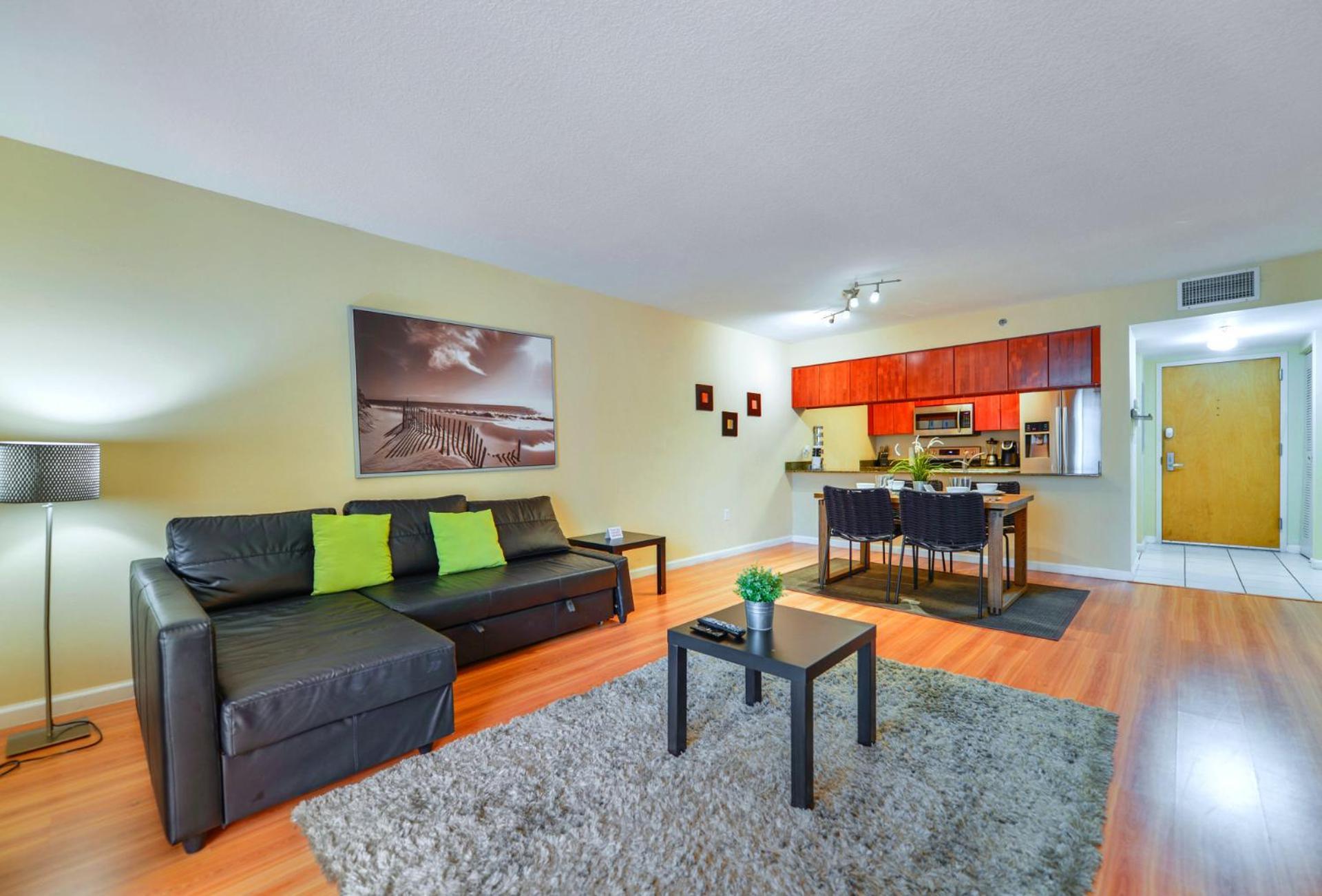 Relax & Live The Exp In Our Comfy Apartment *