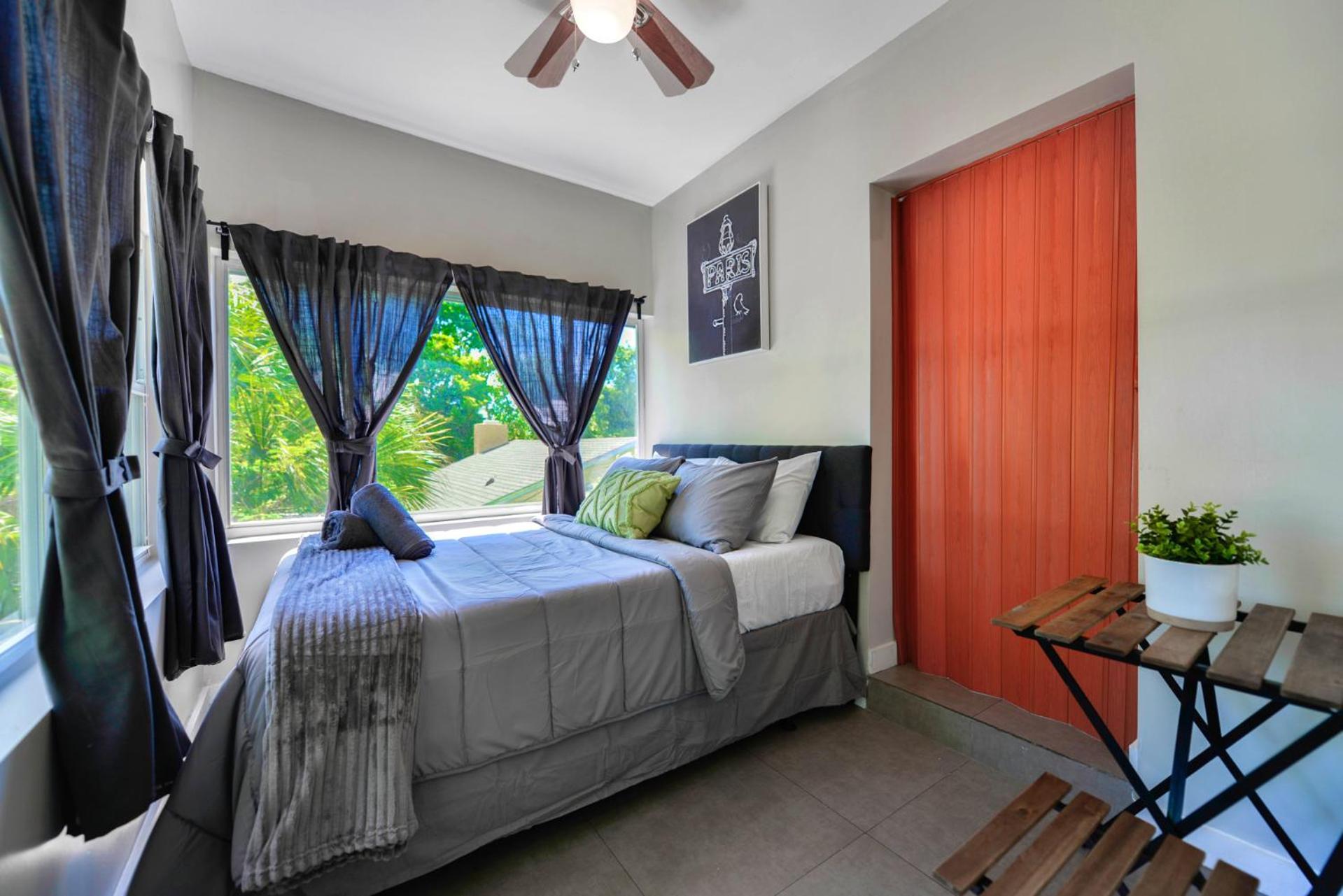 Apartment Comfy & Spacious Duplex W Amenities! *