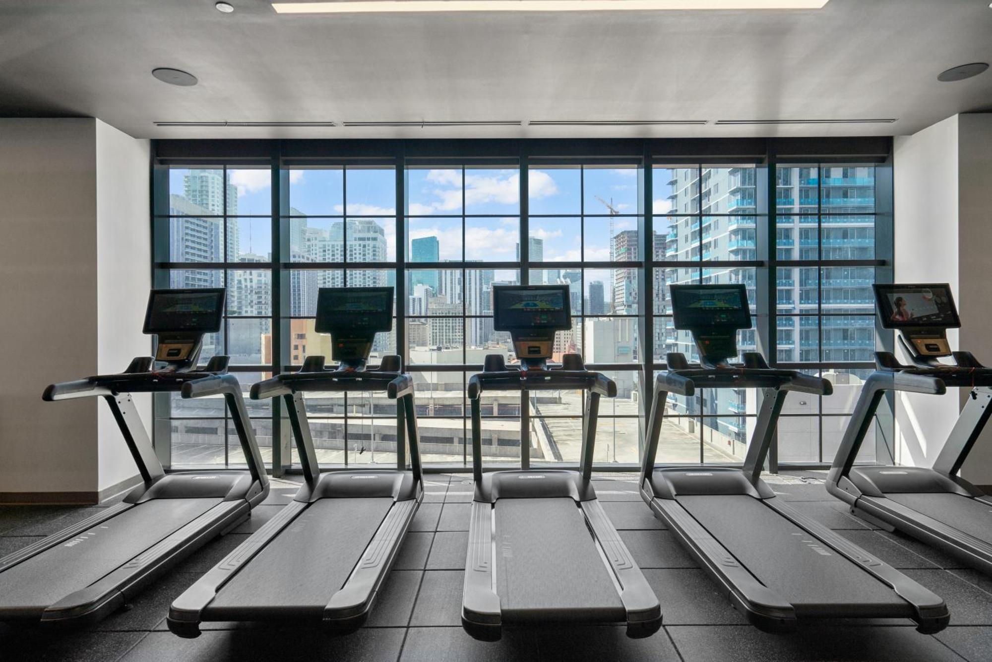 New Downtown - Amazing View 27th Floor Apartment