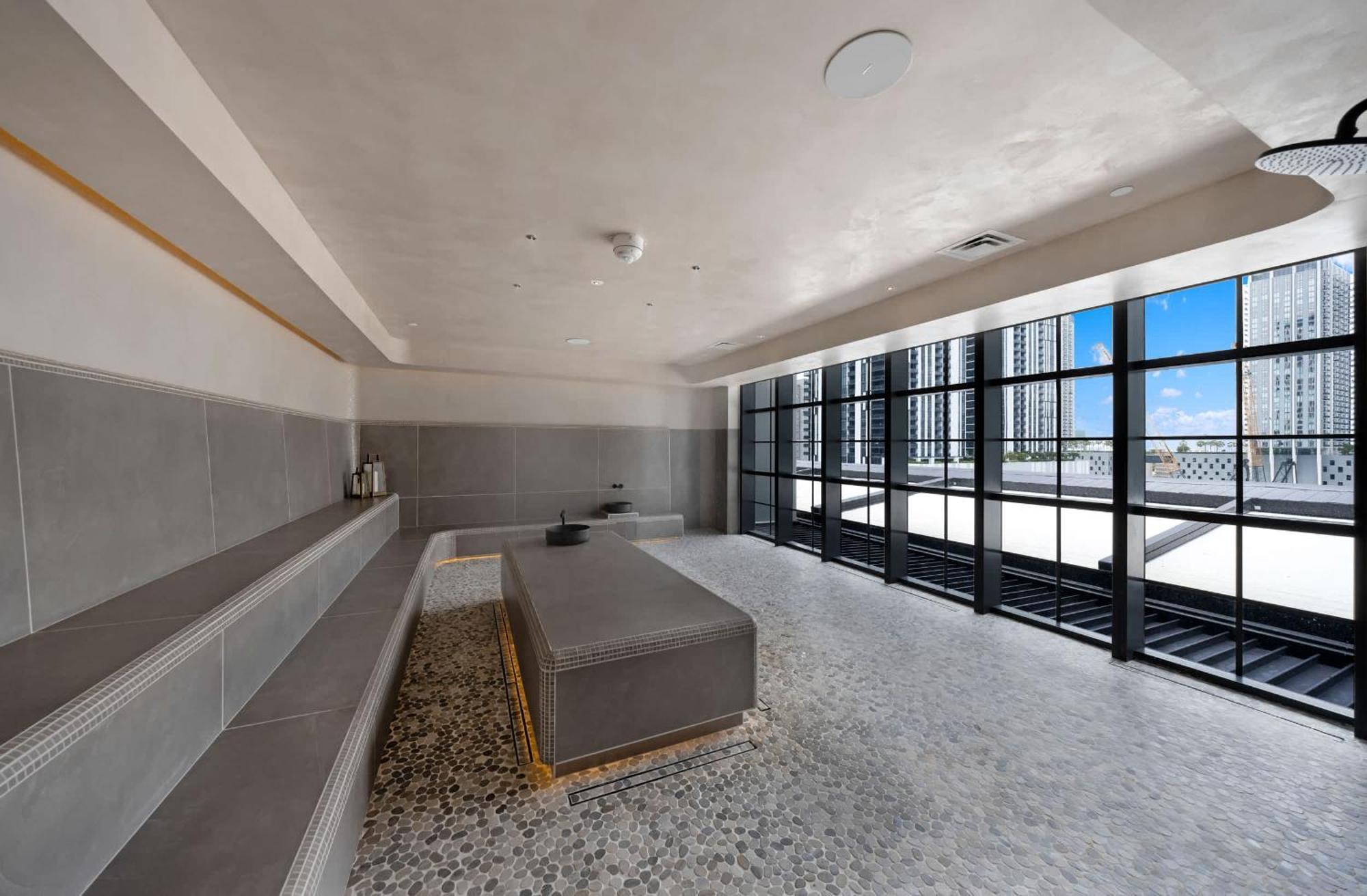 Apartment Skyline Chic Downtown Getaway