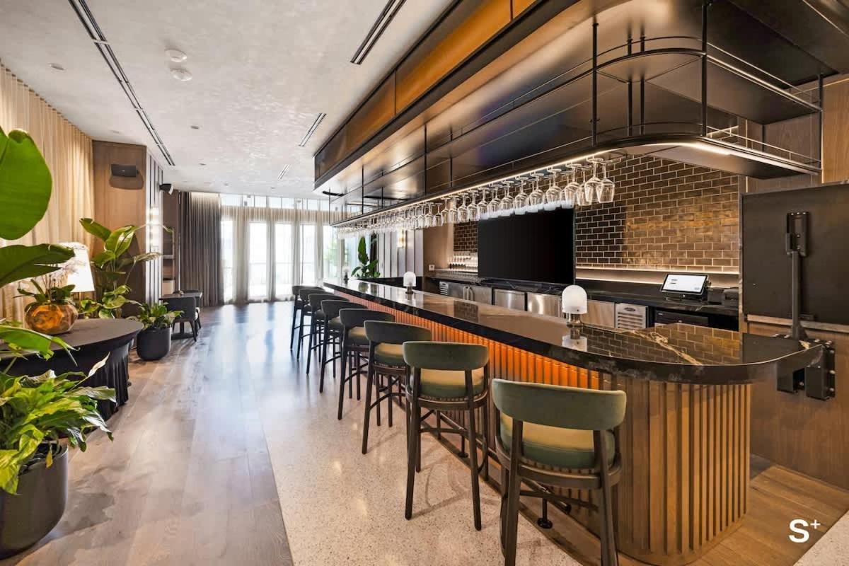 Skyline Chic Downtown Getaway *