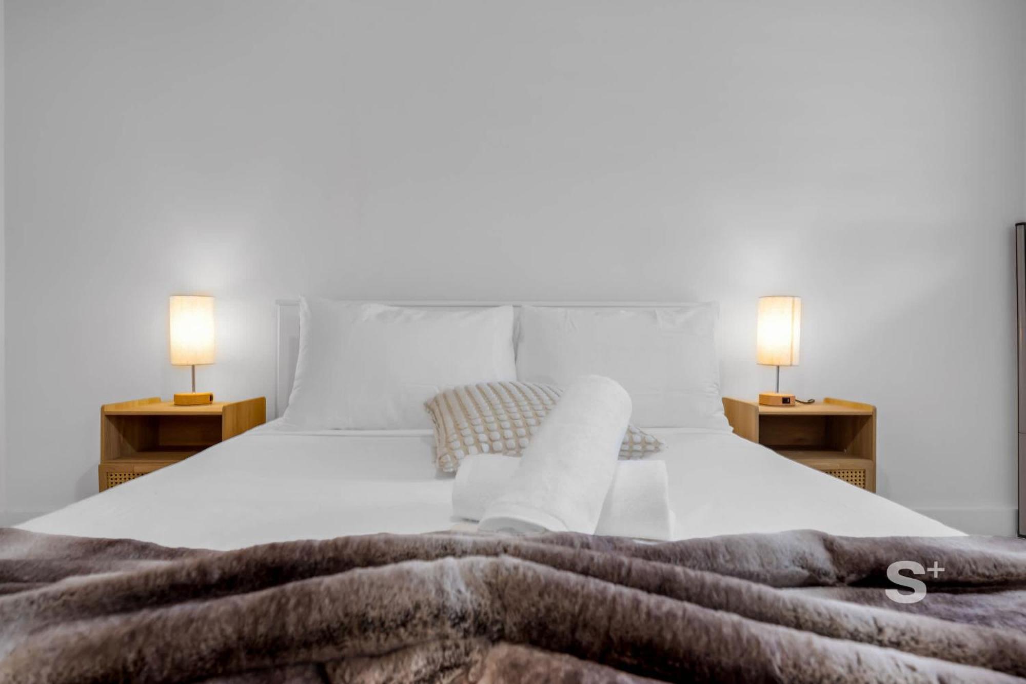 Chic With A Modern Touch Living * Miami