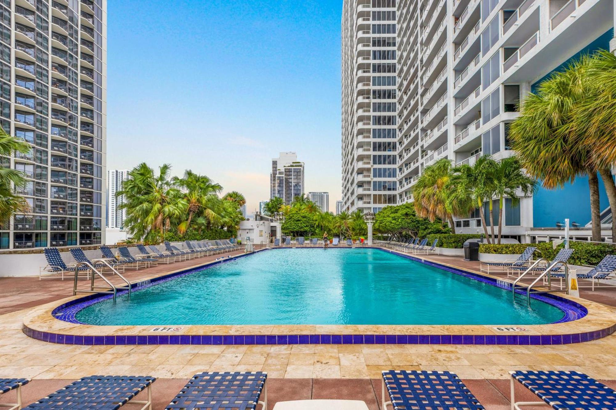 Apartment Bayside Glam With Epic Views
