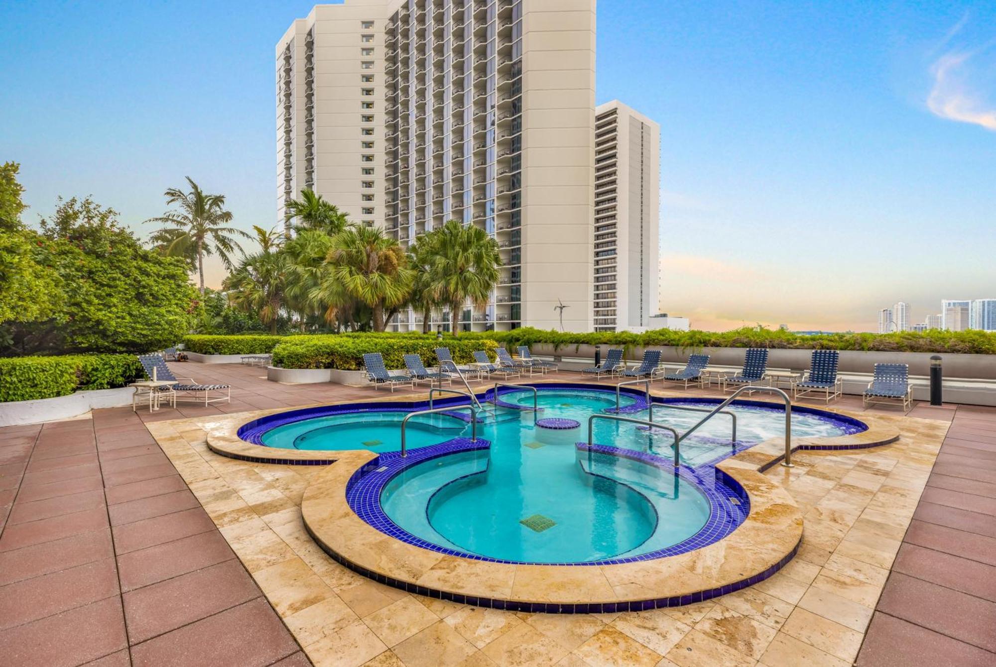 Bayside Glam With Epic Views Miami