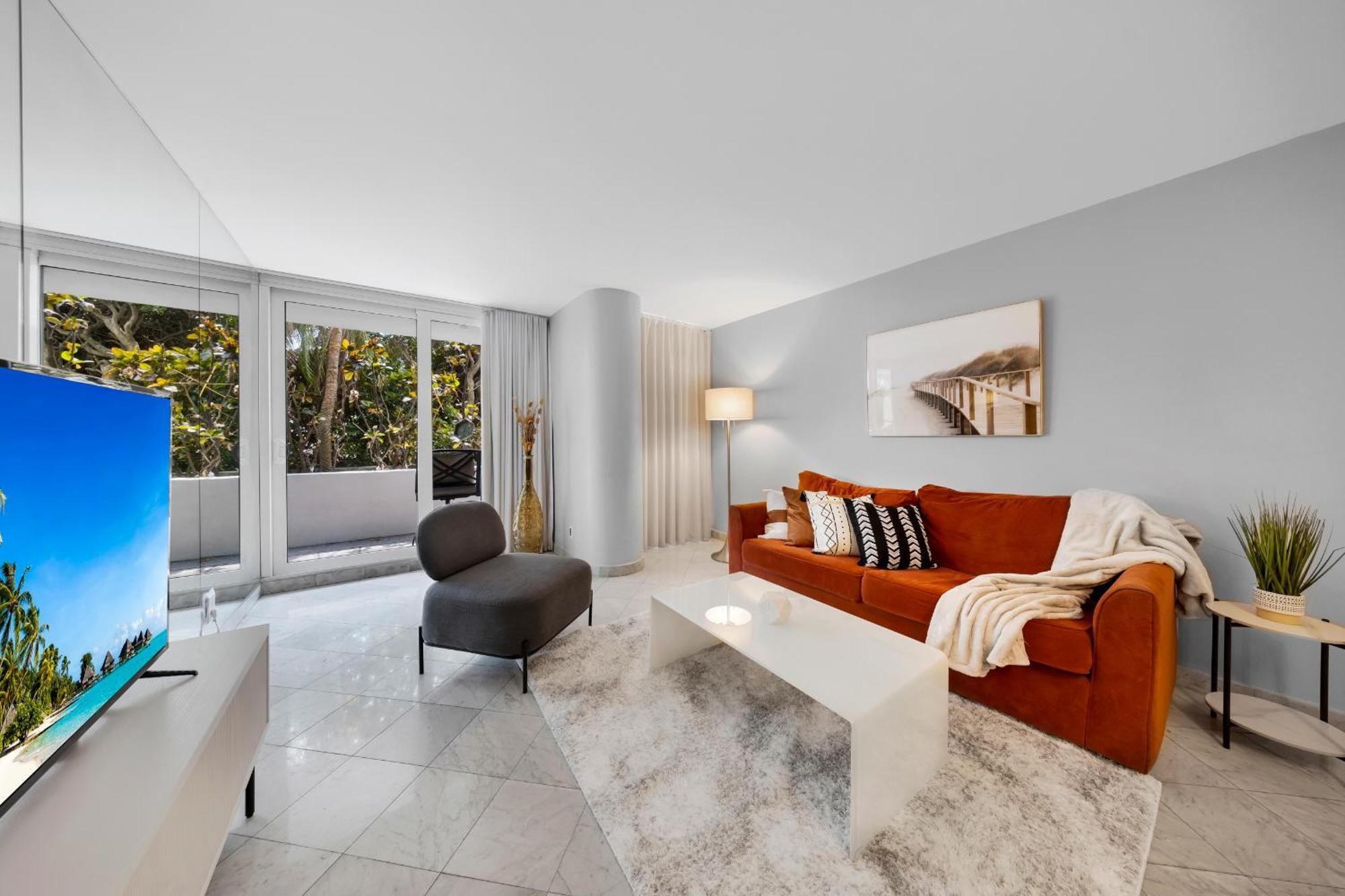Bayside Glam With Epic Views *