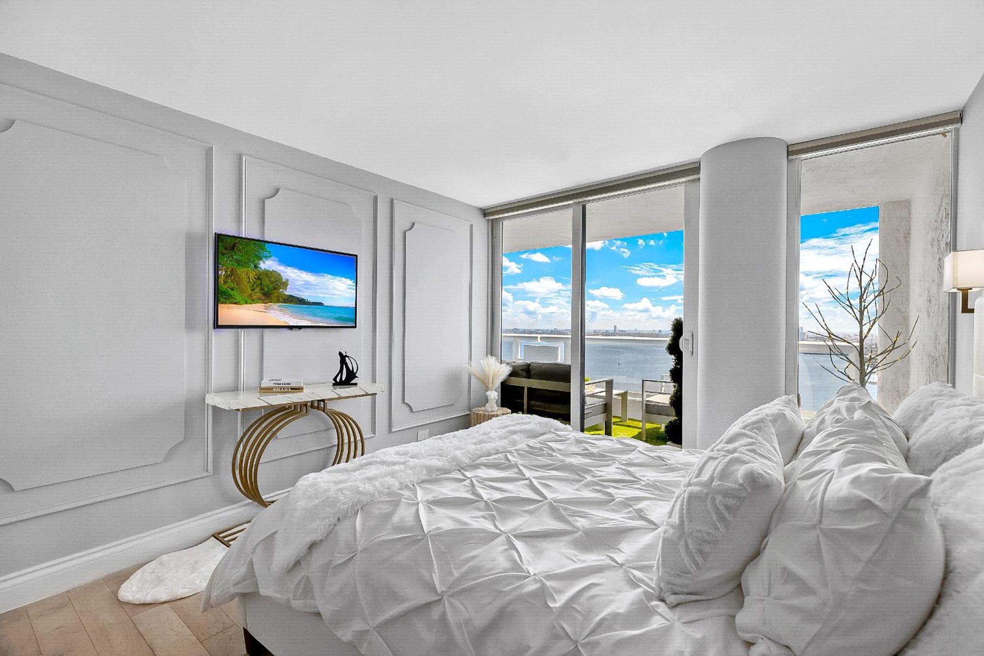 Bayside Glam With Epic Views Apartment *