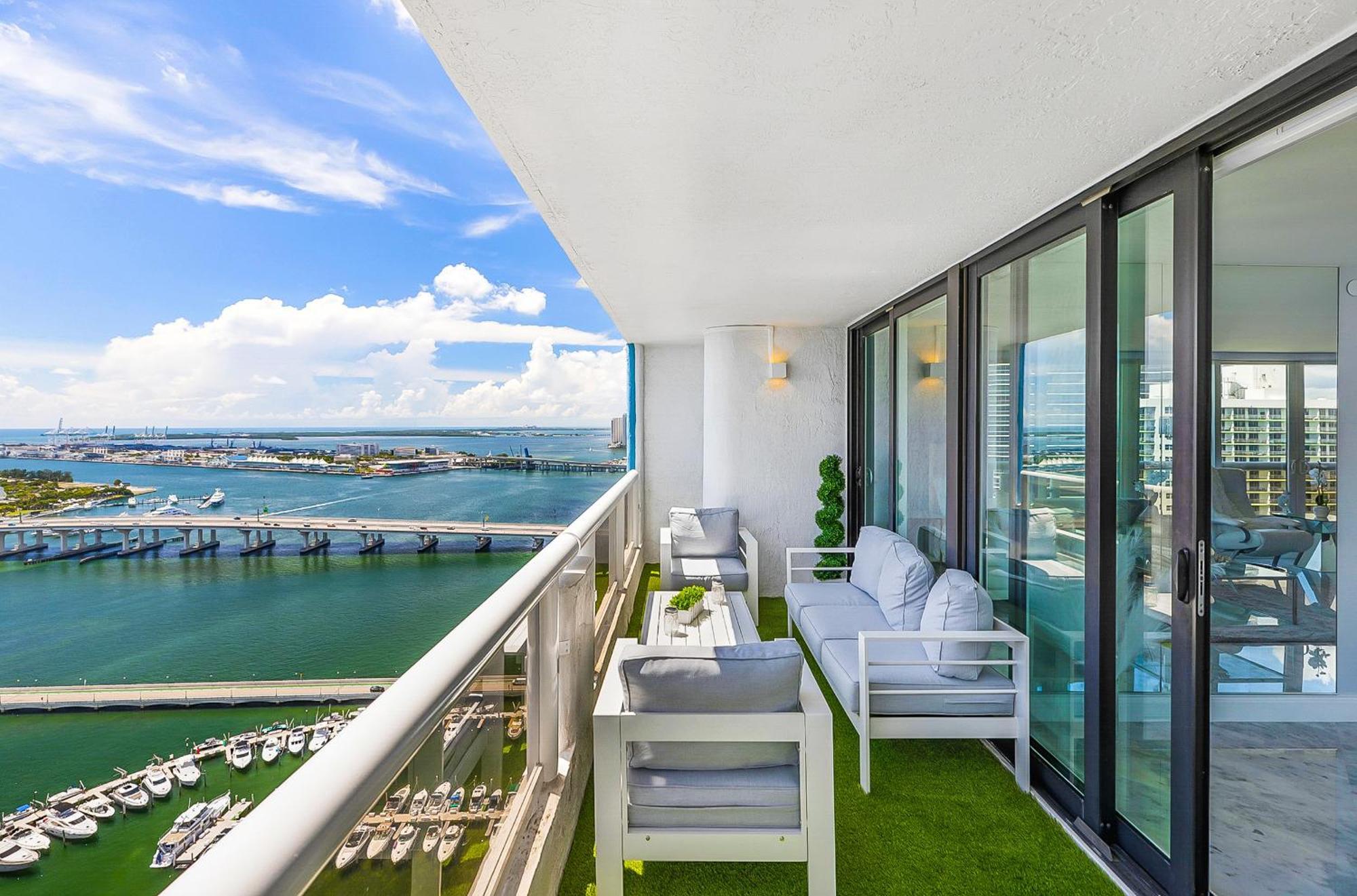 Bayside Glam With Epic Views Apartment *