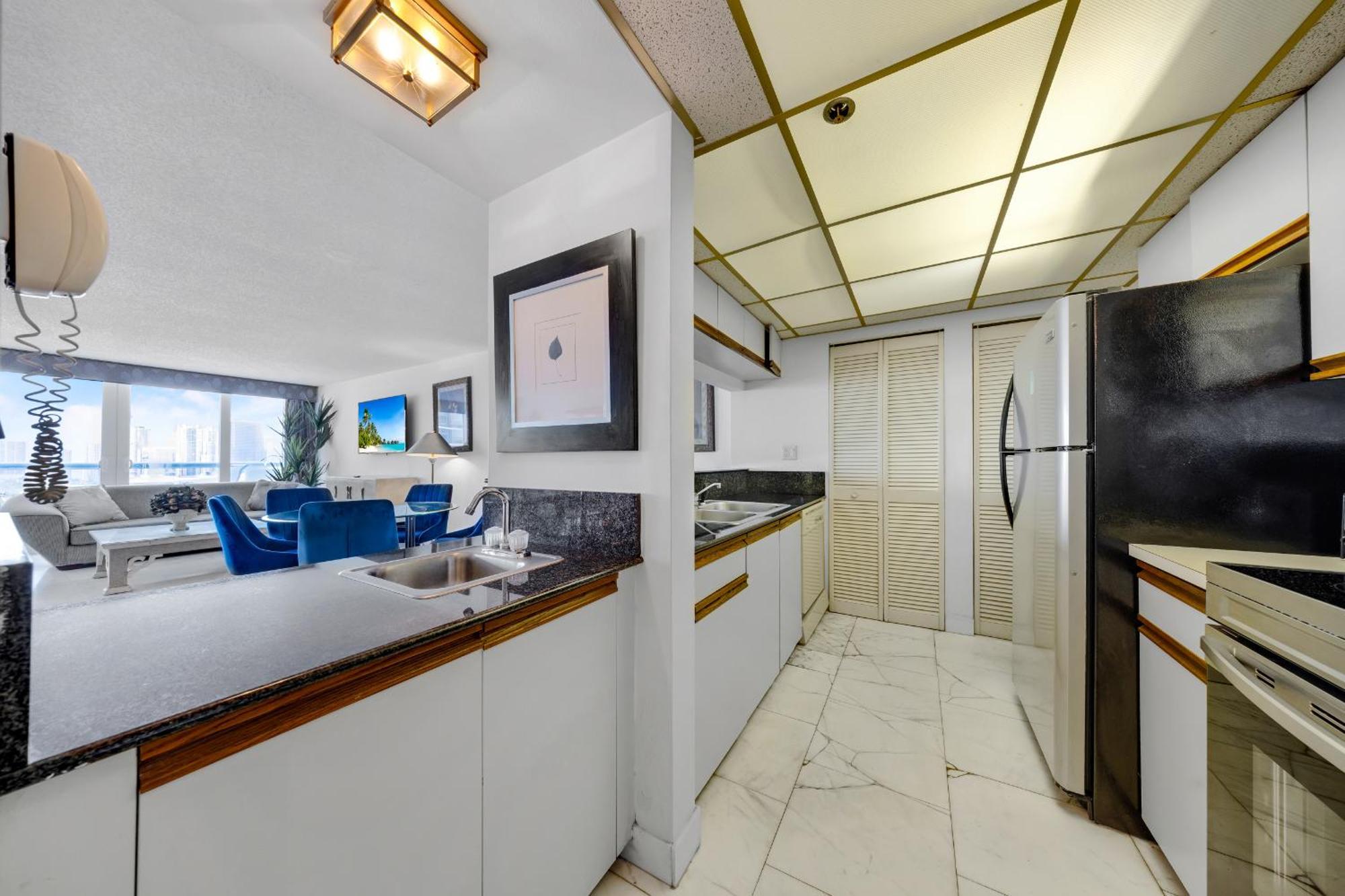 Apartment Bayside Glam With Epic Views *