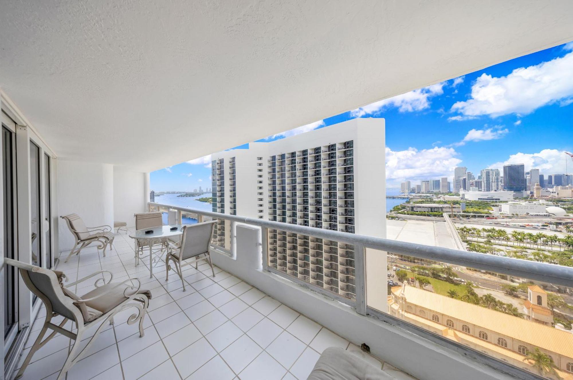 Bayside Glam With Epic Views Apartment *