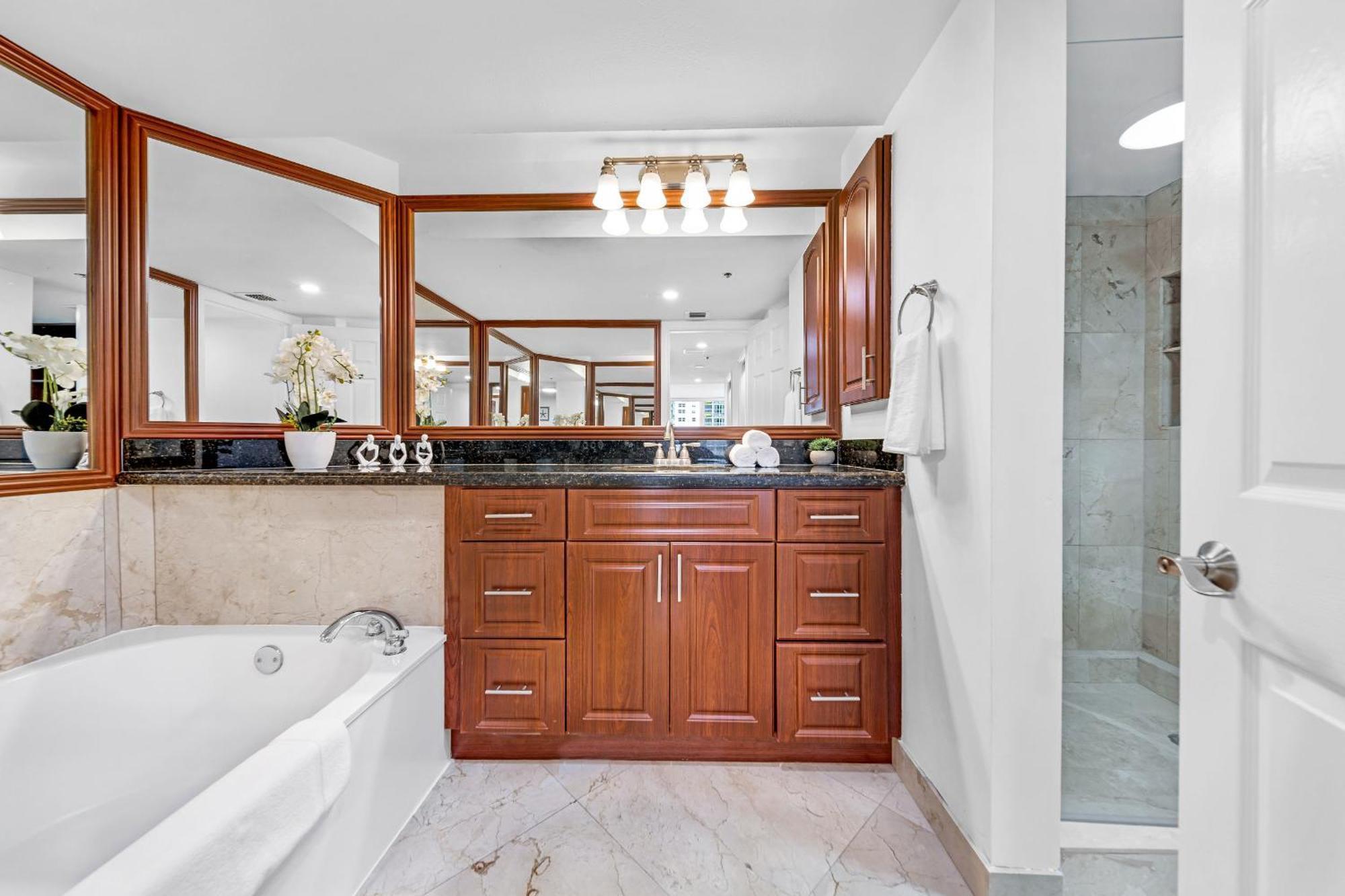 Bayside Glam With Epic Views