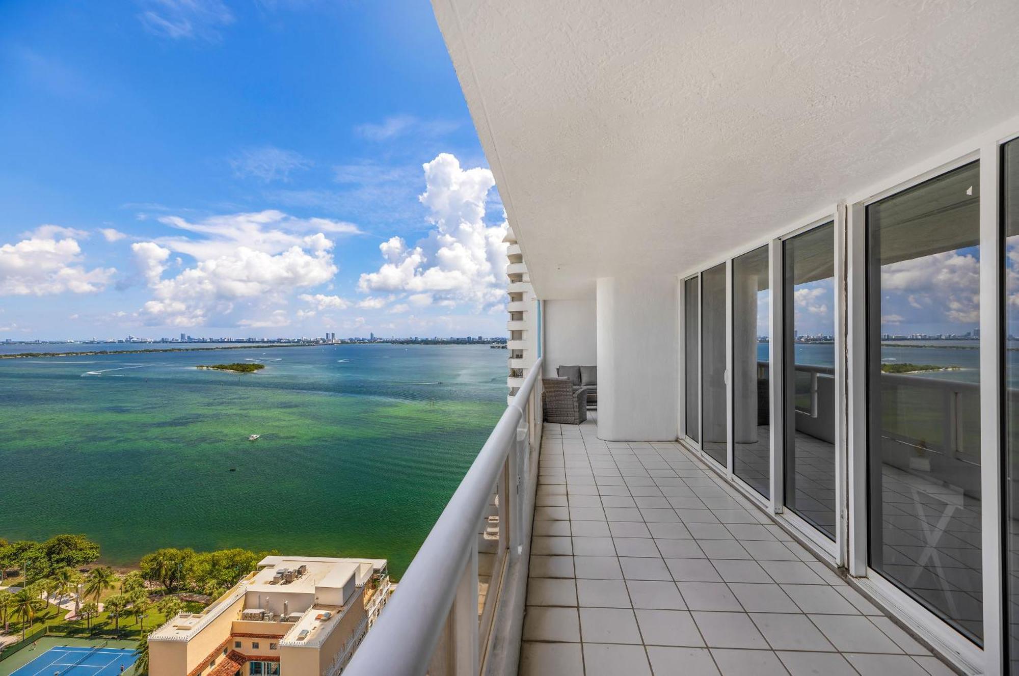 Apartment Bayside Glam With Epic Views *
