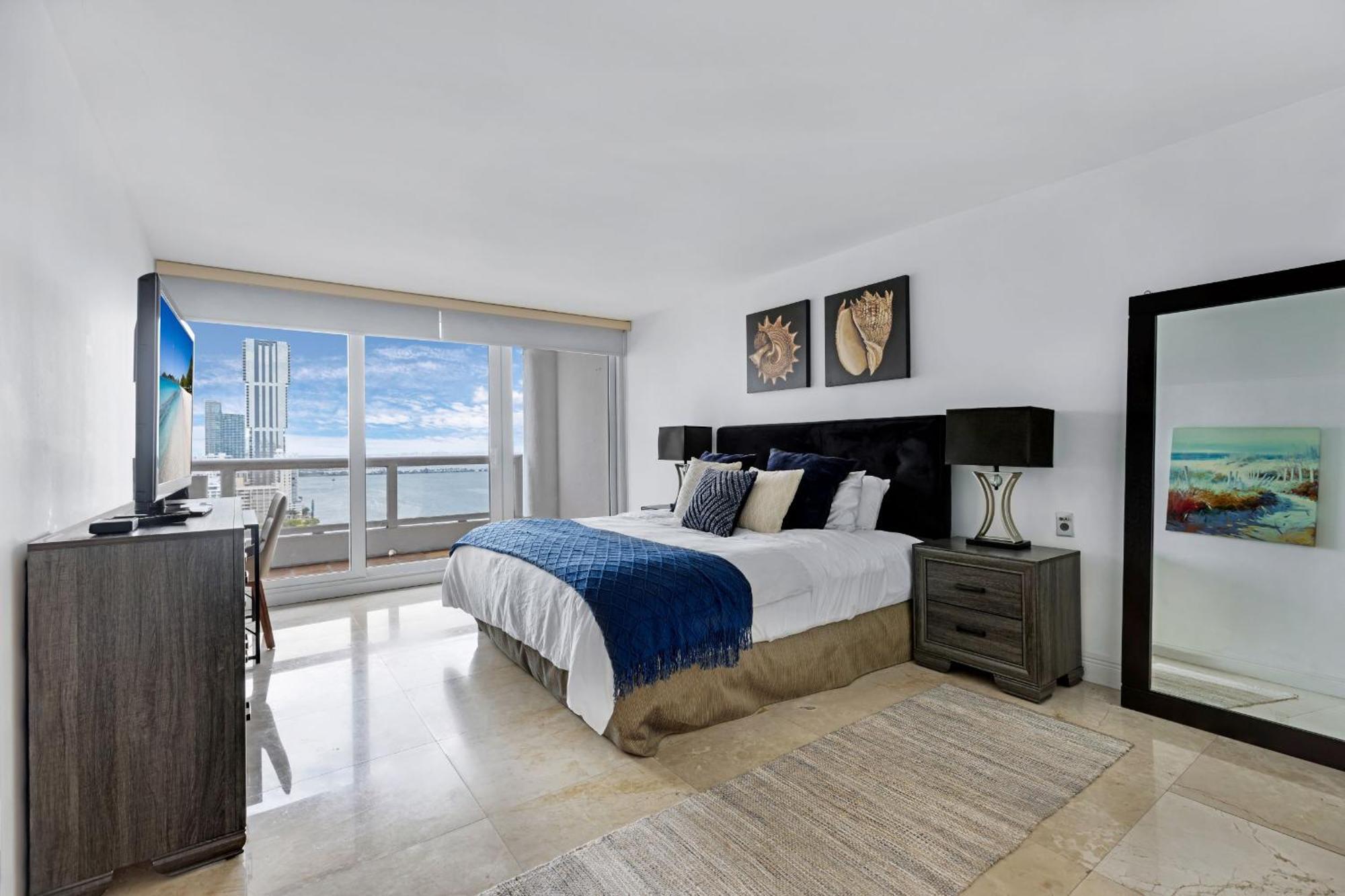 Bayside Glam With Epic Views *