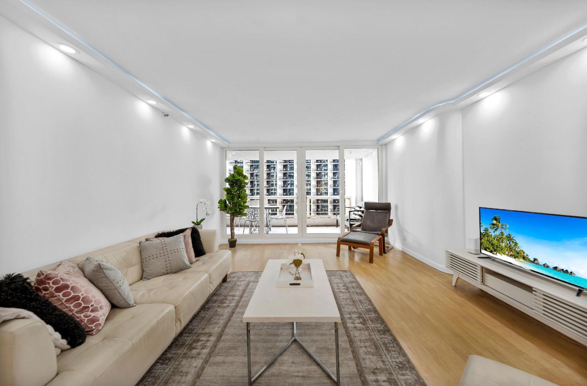 Bayside Glam With Epic Views