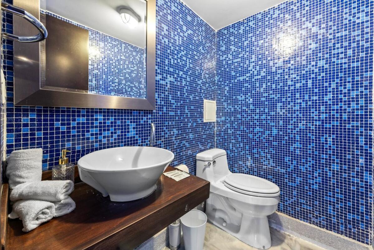 Villa Luxury With Large Pool & Bbq, Perfect Getaway! Miami