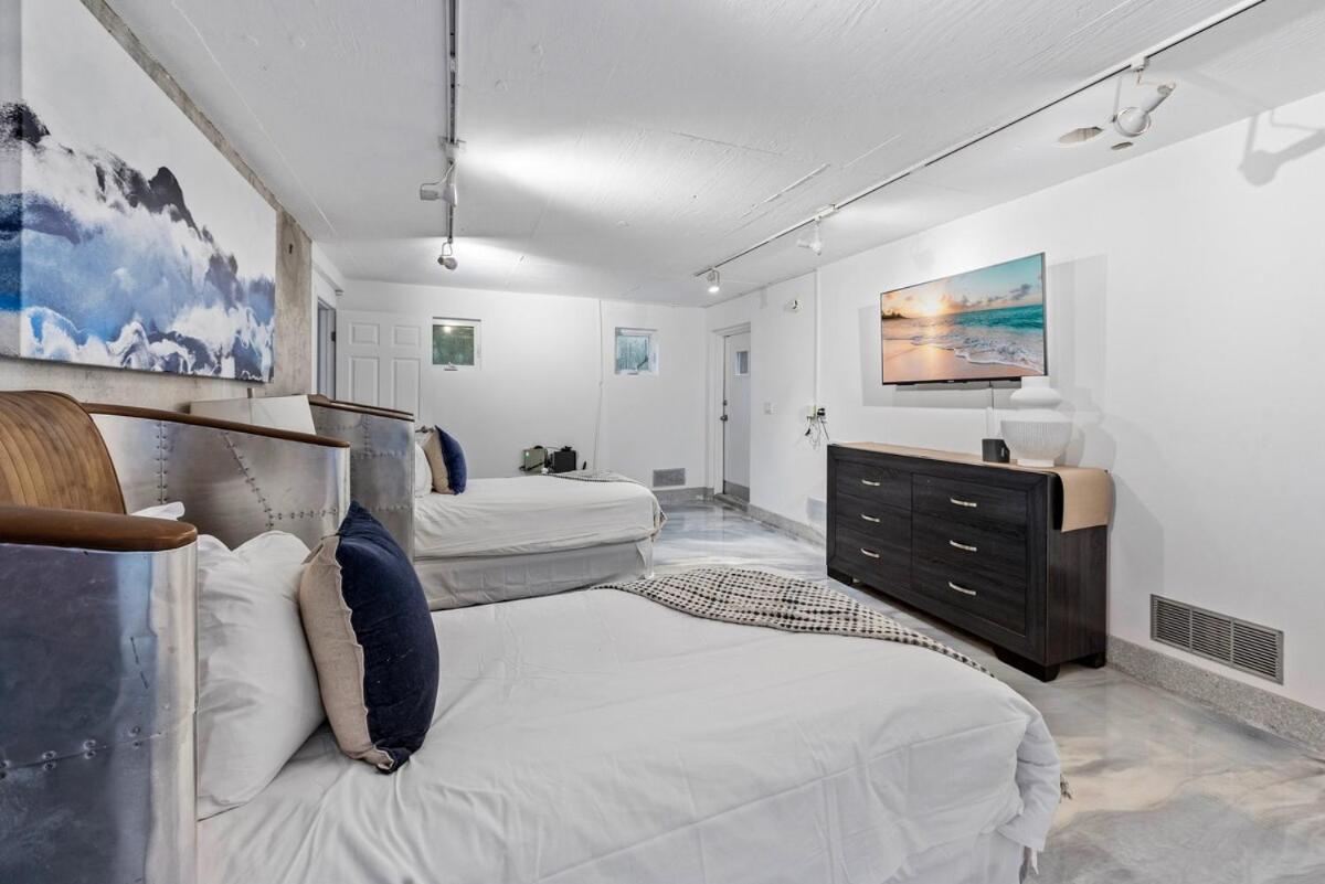 Luxury With Large Pool & Bbq, Perfect Getaway!