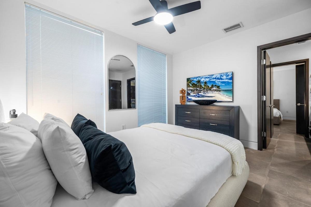 Luxury With Large Pool & Bbq, Perfect Getaway! * Miami