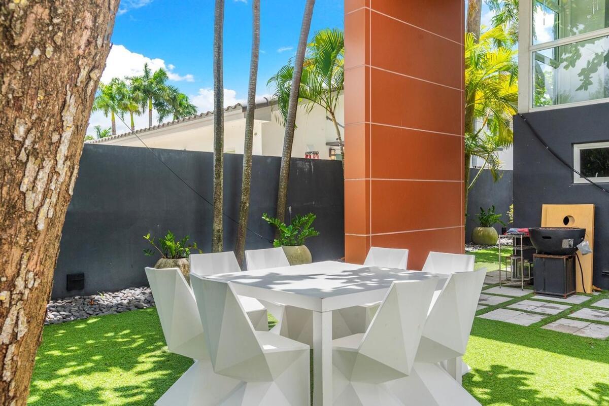 Villa Luxury With Large Pool & Bbq, Perfect Getaway!