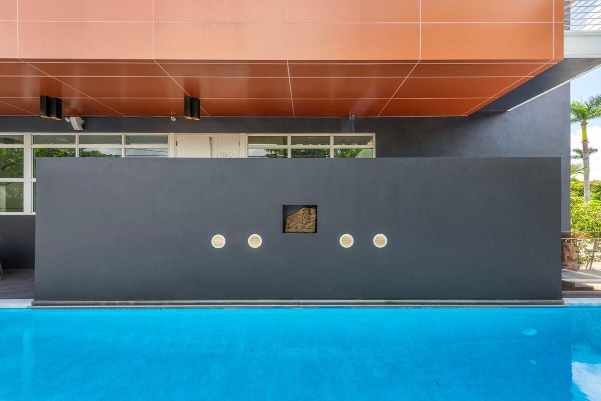 Luxury With Large Pool & Bbq, Perfect Getaway! Villa