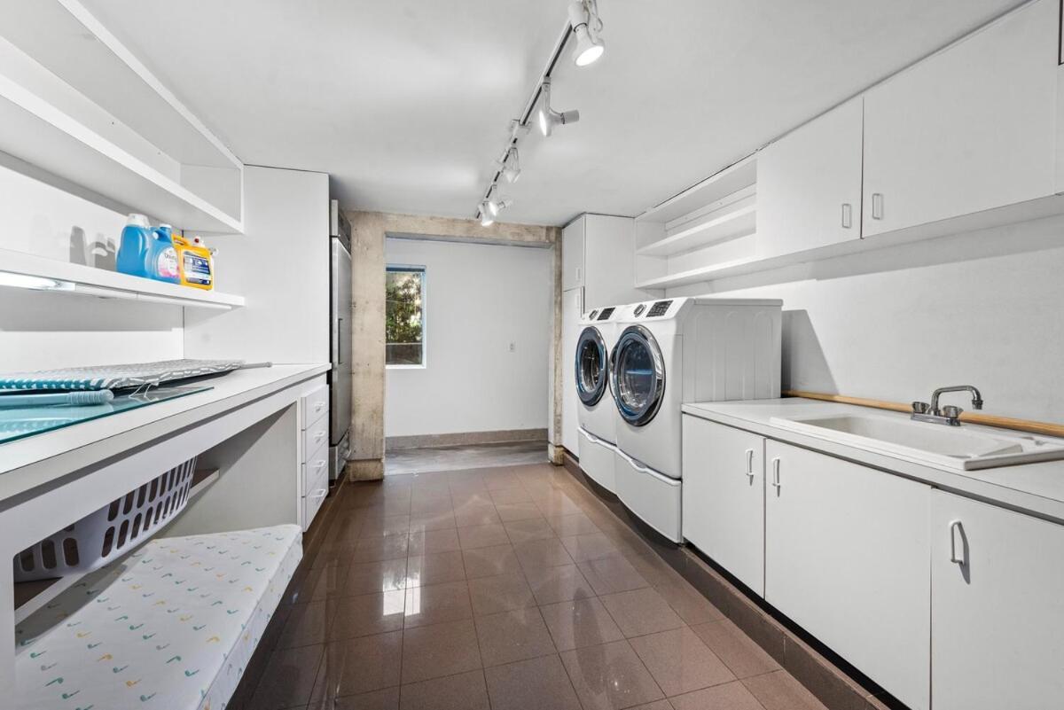 Luxury With Large Pool & Bbq, Perfect Getaway! * Miami