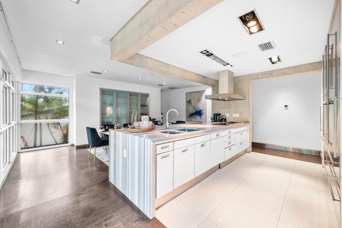 Luxury With Large Pool & Bbq, Perfect Getaway! Villa Miami
