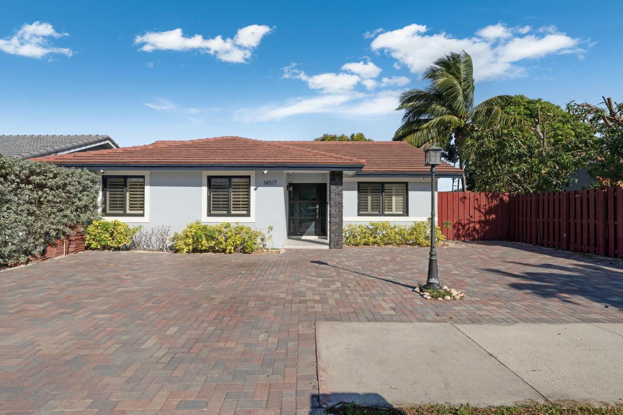 Casa Brisa - Stylish Bbq Near Heart Of Kendall Holiday home *