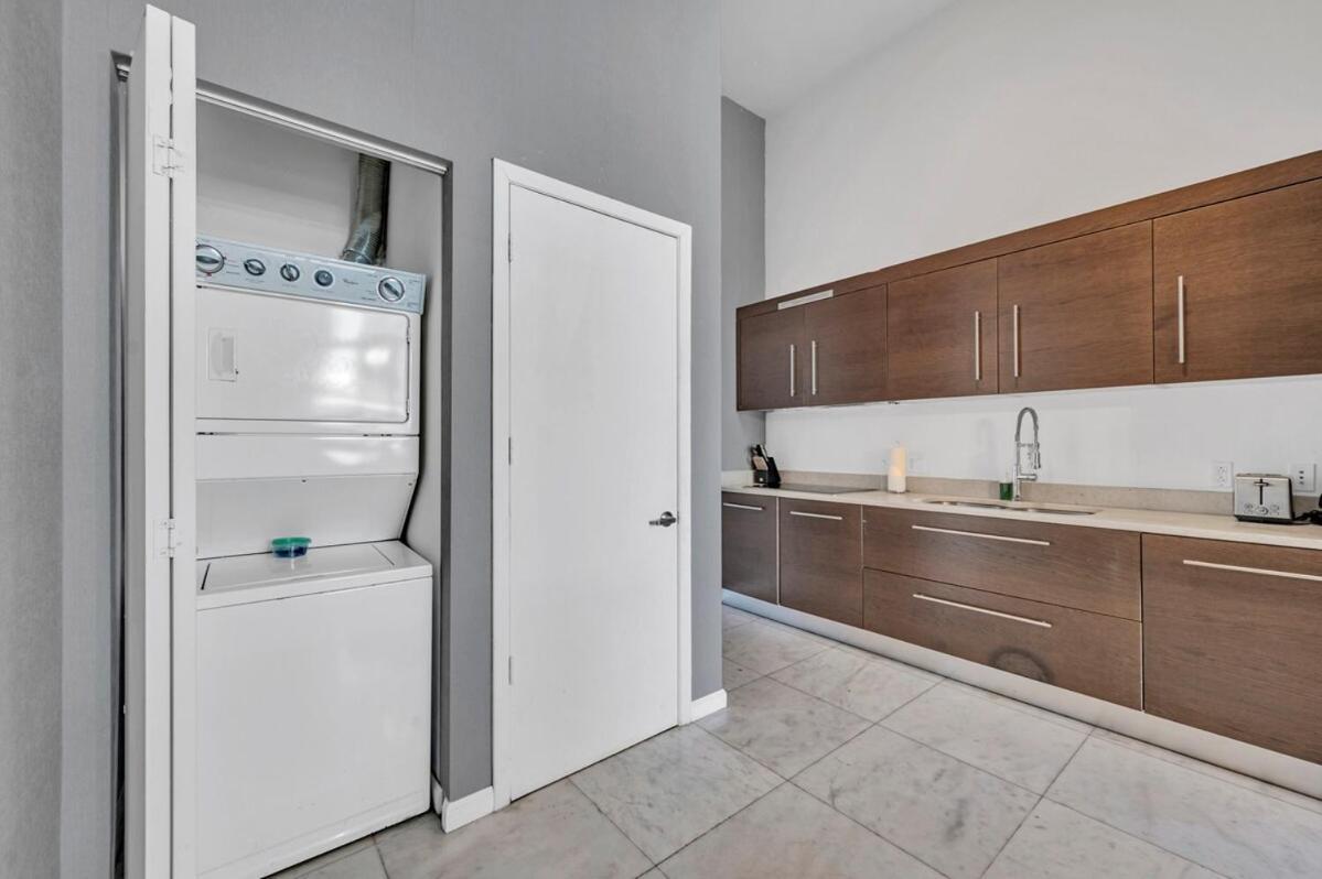 Stunning 40th Floor High Ceiling Icon Brickell With Access * Miami