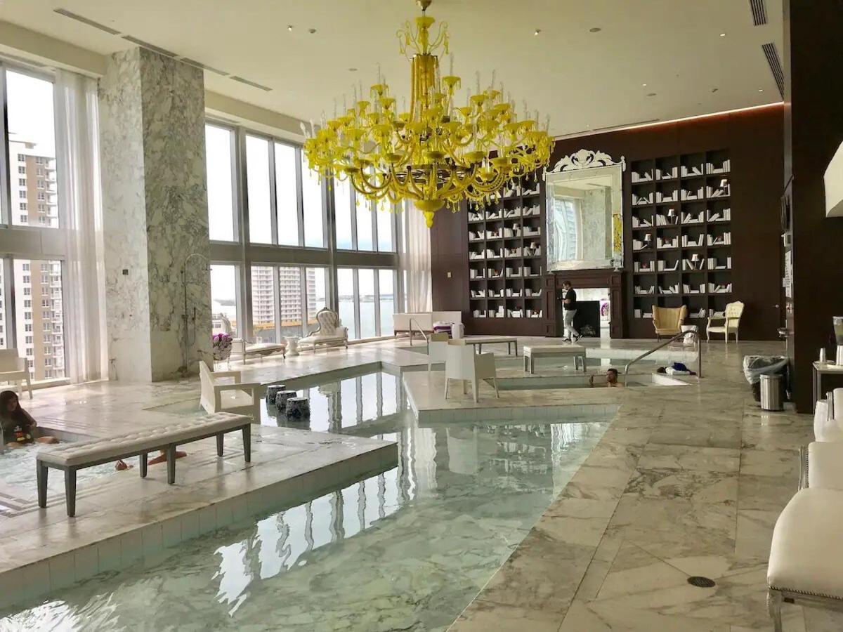 Stunning 40th Floor High Ceiling Icon Brickell With Access *