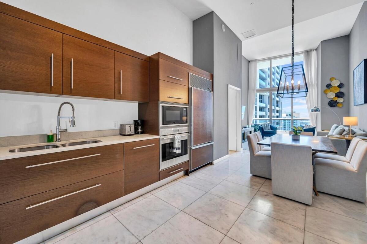 Stunning 40th Floor High Ceiling Icon Brickell With Access * Miami