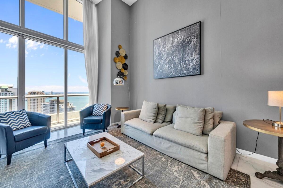 Stunning 40th Floor High Ceiling Icon Brickell With Access Miami