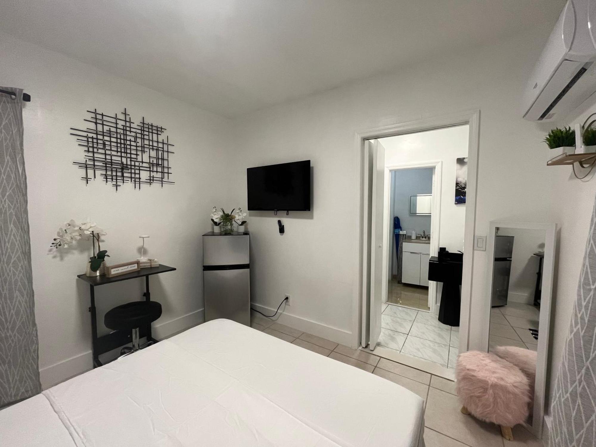 Guest W Free Parking At 7 Min To International Airport *