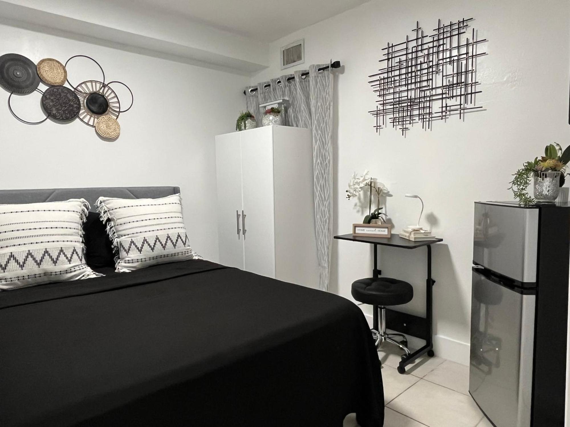 Guest W Free Parking At 7 Min To International Airport Homestay *