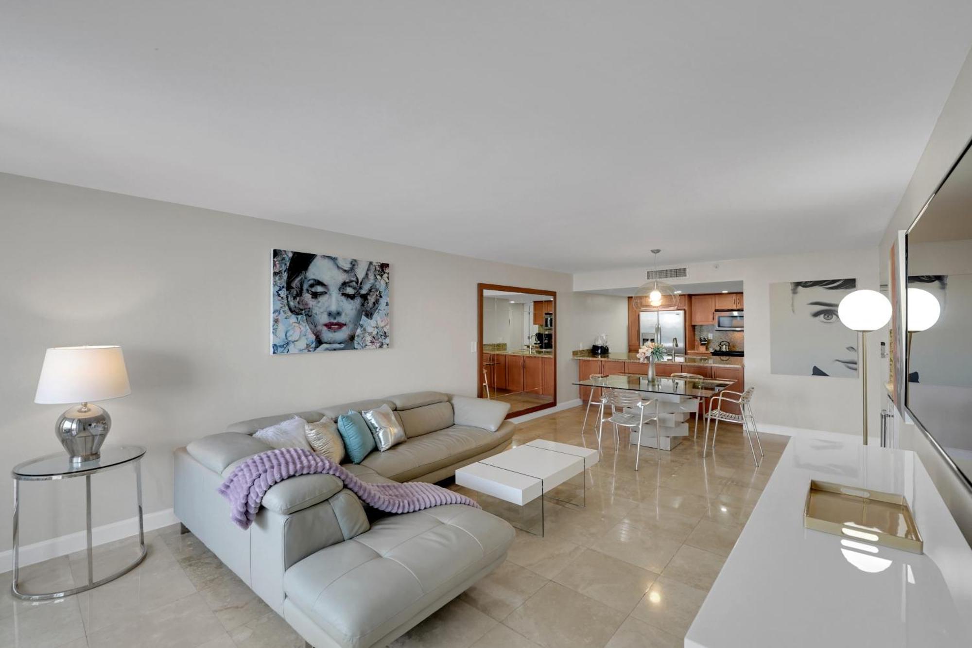 Permanent Vacation! Direct Water Views! Apartment Miami