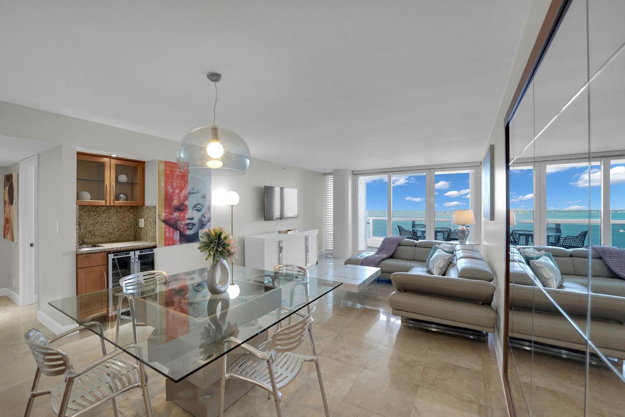 Permanent Vacation! Direct Water Views! Apartment *
