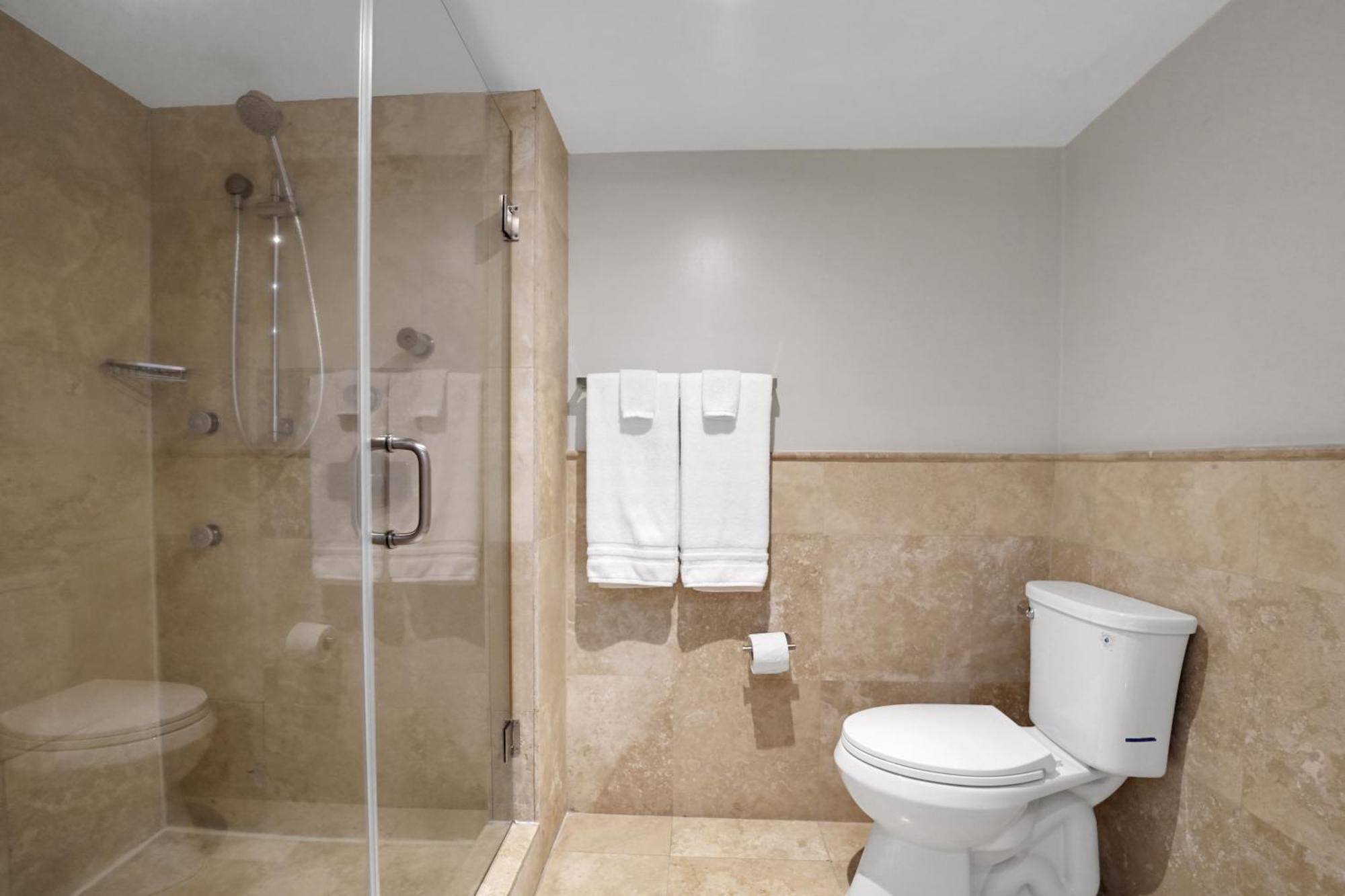 Permanent Vacation! Direct Water Views! Apartment *