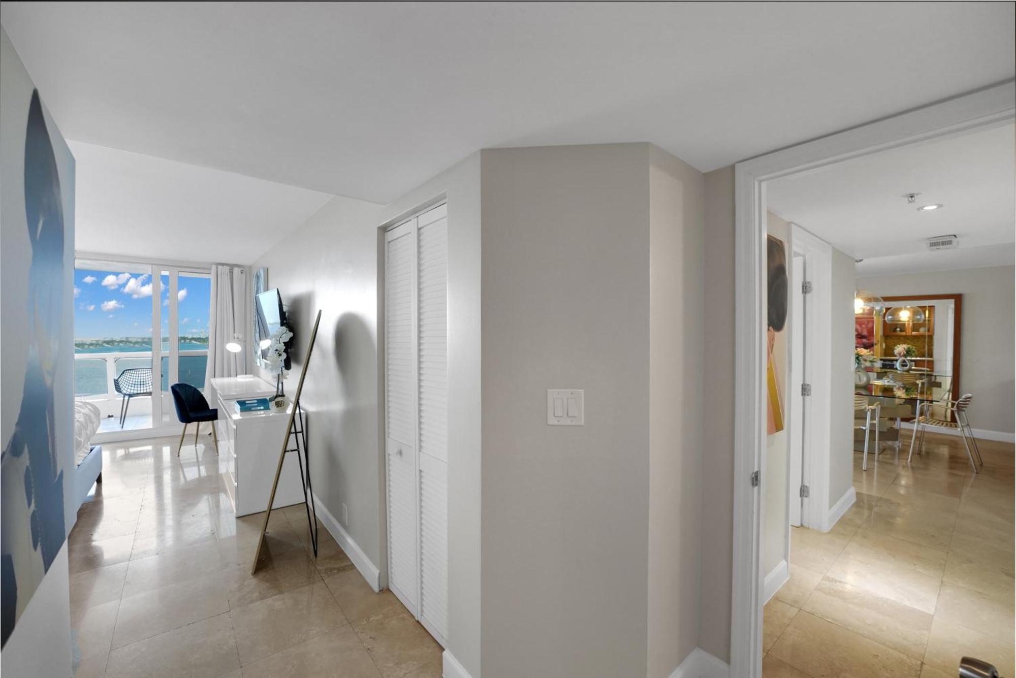 Apartment Permanent Vacation! Direct Water Views! *