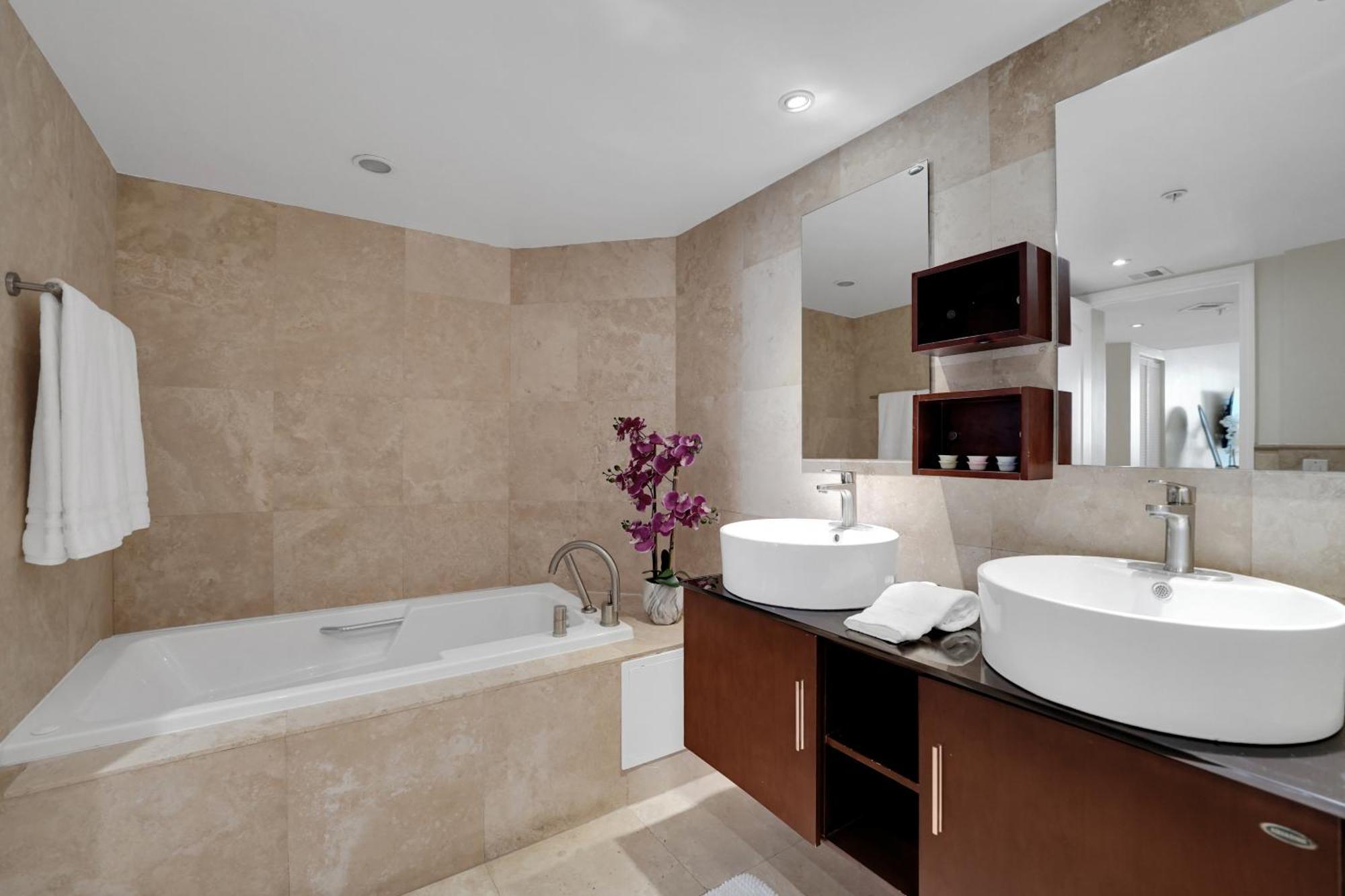 Permanent Vacation! Direct Water Views! Miami