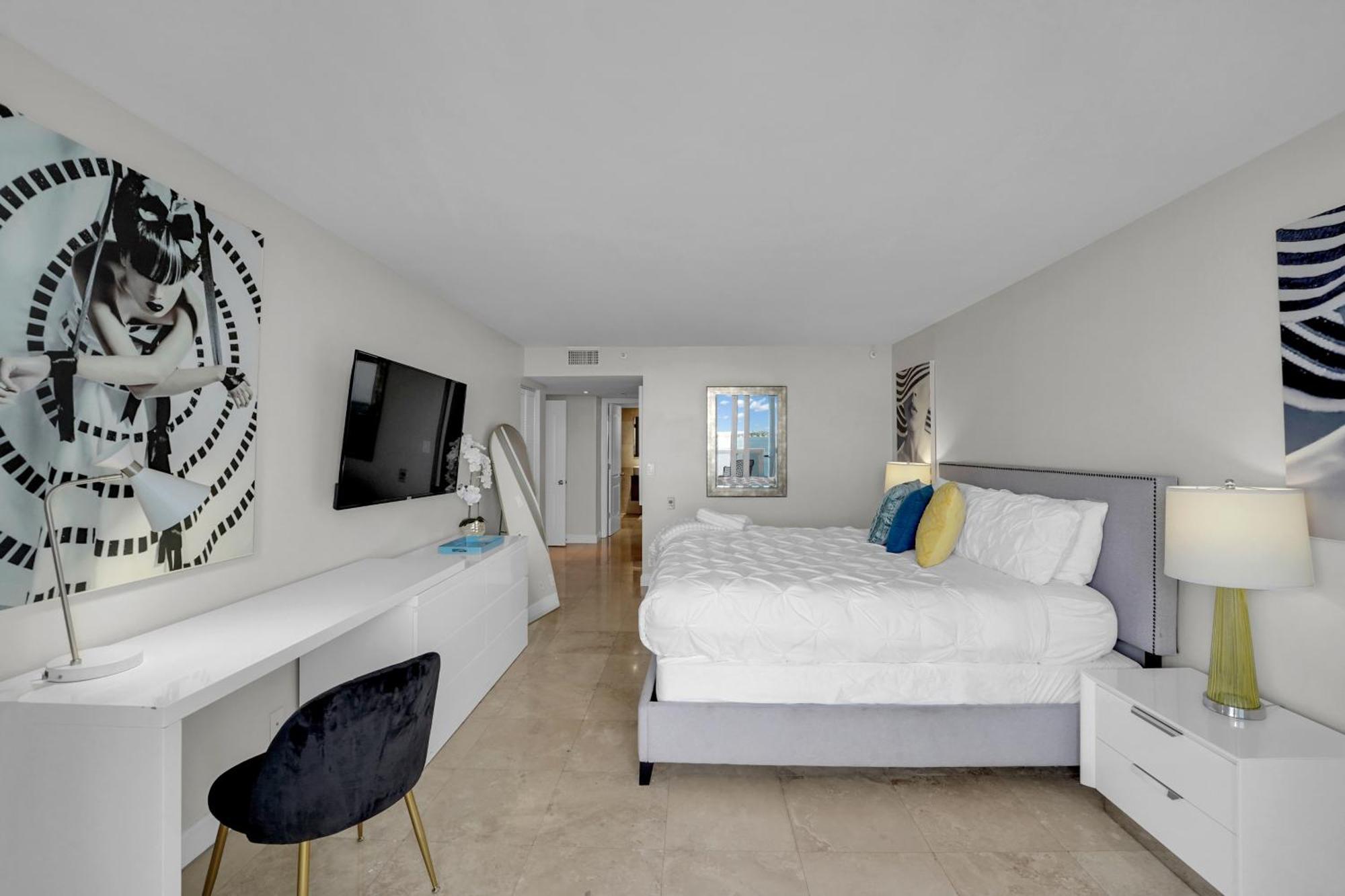 Permanent Vacation! Direct Water Views! Apartment Miami