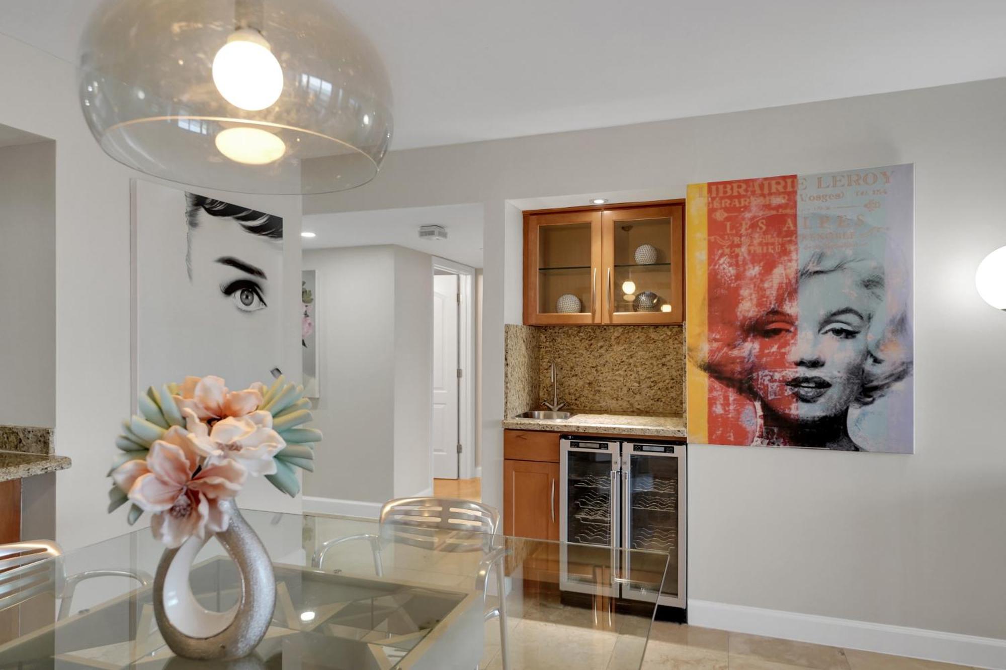 Permanent Vacation! Direct Water Views! * Miami