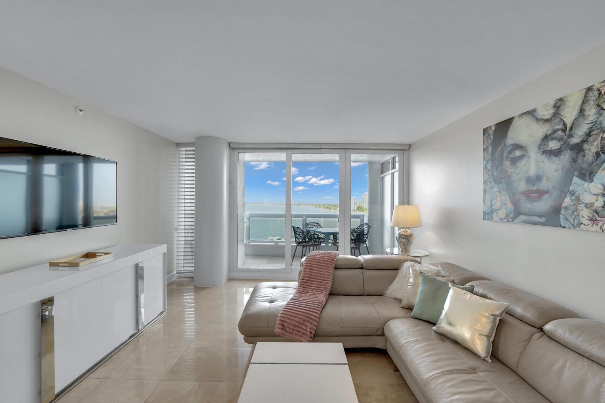 Permanent Vacation! Direct Water Views! Apartment