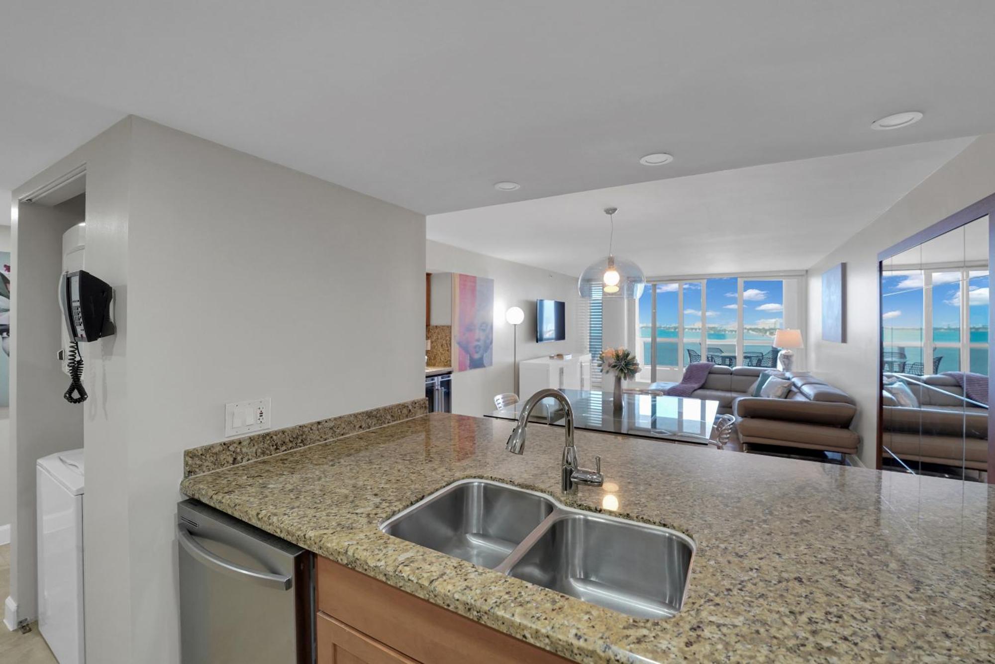 Permanent Vacation! Direct Water Views! * Miami
