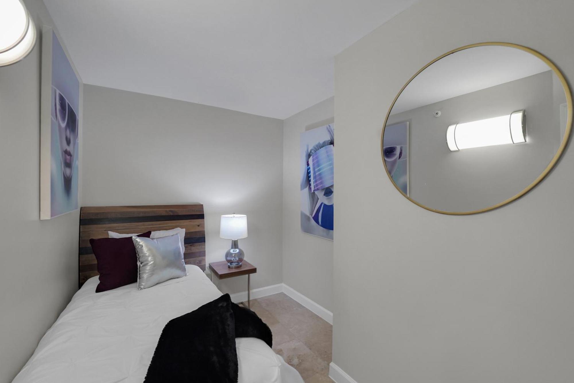 Apartment Permanent Vacation! Direct Water Views! *